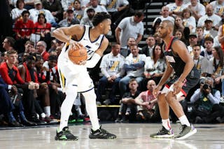 NBA历史上最强的30号巨星是库里，选择这个号码的巨星少